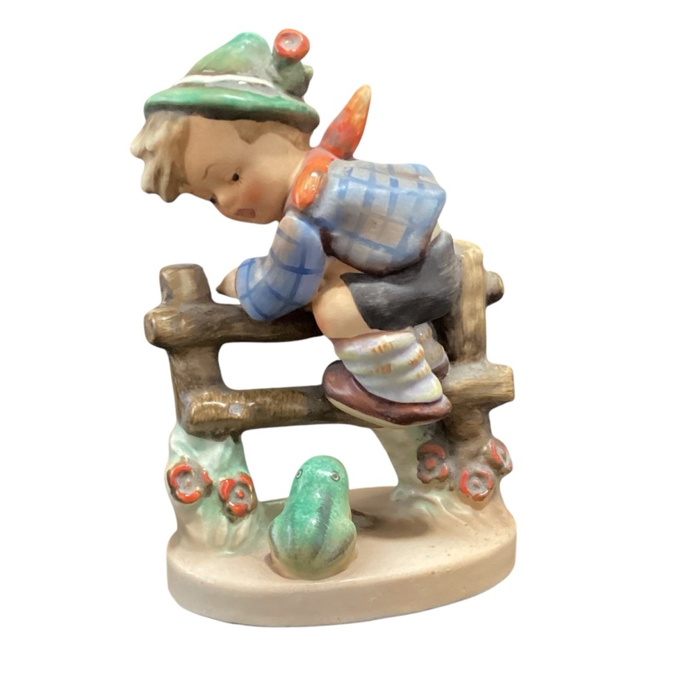 Vintage‎ Napco Porcelain Figurine ‘On the Fence’ SH1C Pre-loved approx 5”x4”x2”